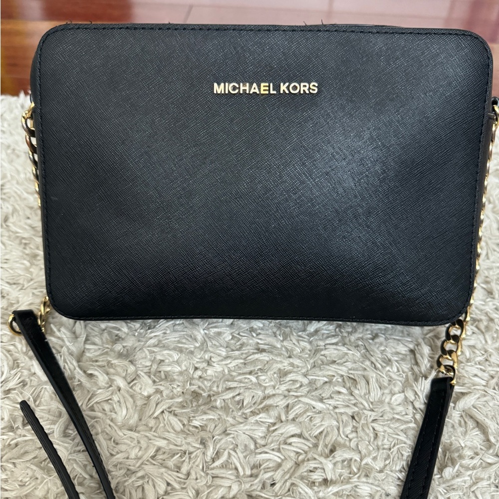 Michael Kors Jet Set Black Crossbody Purse